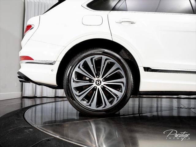 Used 2024 Bentley Bentayga AWD/4WD image 15