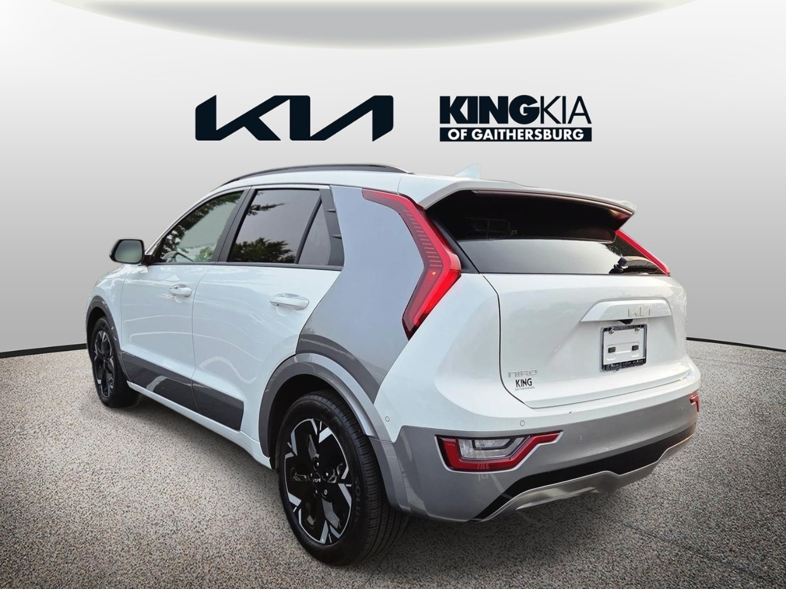 Certified 2024 Kia Niro Wave w/ Wave Preserve Package FWD image 6