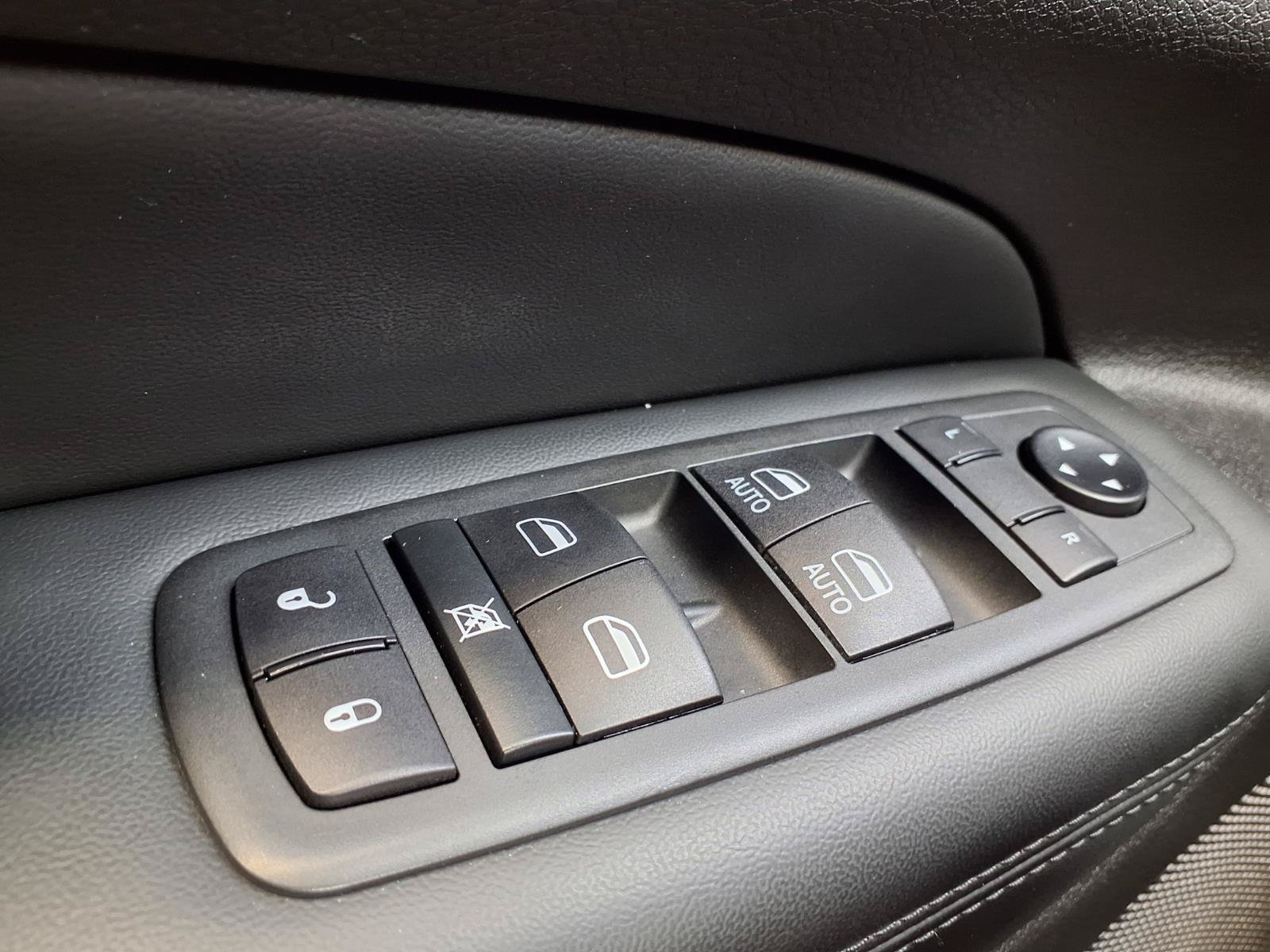 Used 2020 Jeep Grand Cherokee Altitude AWD/4WD image 20