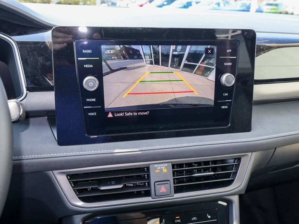 New 2026 Volkswagen Taos SE image 19