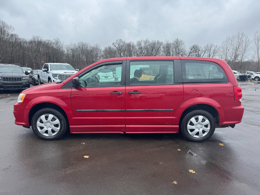 Used 2014 Dodge Grand Caravan SE image 2