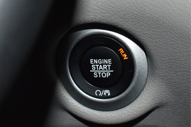 Certified 2024 Chrysler Pacifica Touring-L FWD image 32
