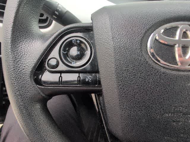 Used 2020 Toyota Prius LE FWD image 18