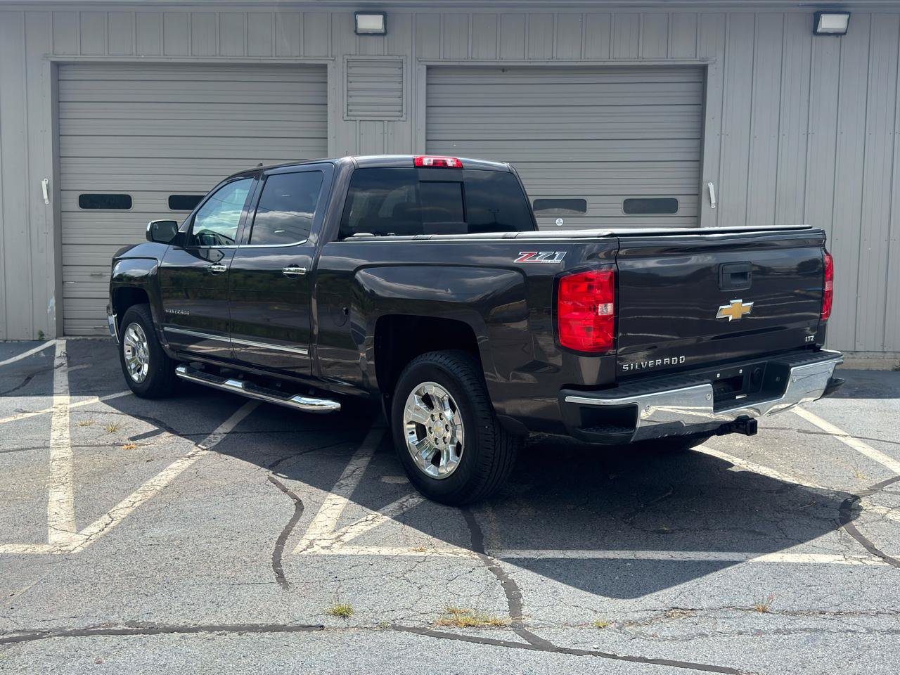 Used 2015 Chevrolet Silverado 1500 LTZ Z71 w/ LTZ Plus Package AWD/4WD image 4