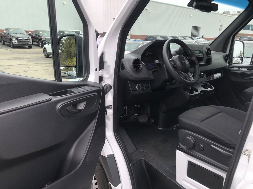 Used 2019 Freightliner Sprinter 2500 w/ Driver Convenience Package image 11