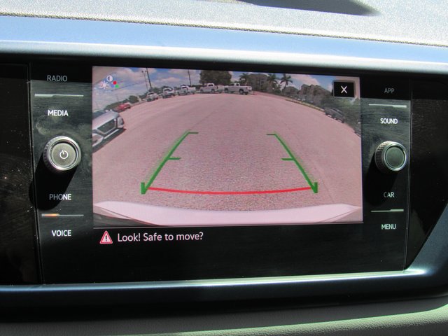 Used 2022 Volkswagen Taos SE image 19