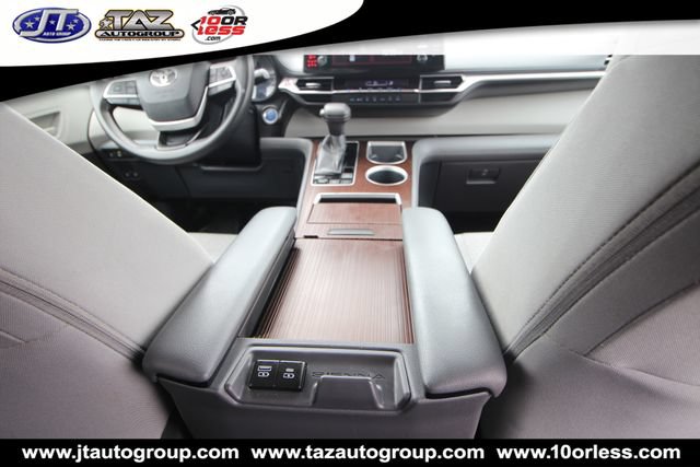 Used 2021 Toyota Sienna LE FWD image 20