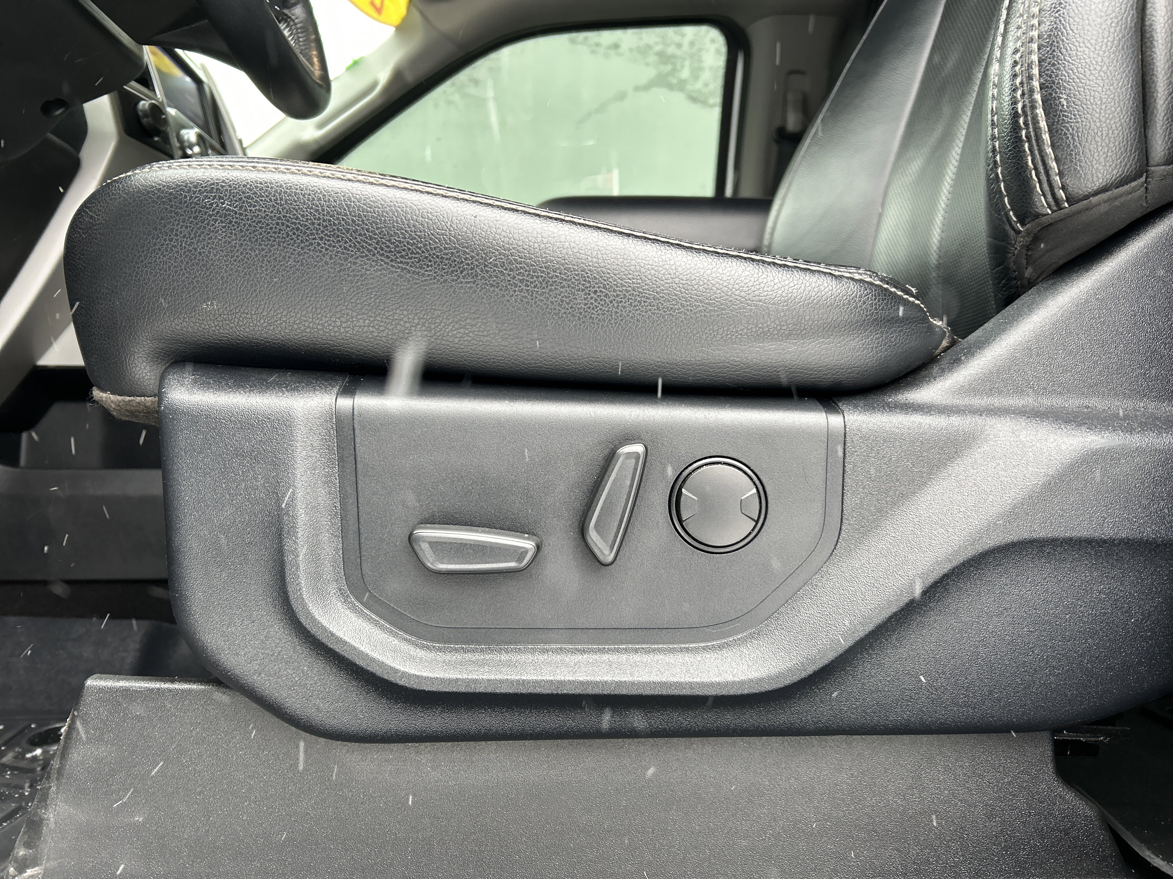 Used 2020 Ford F150 Lariat image 13