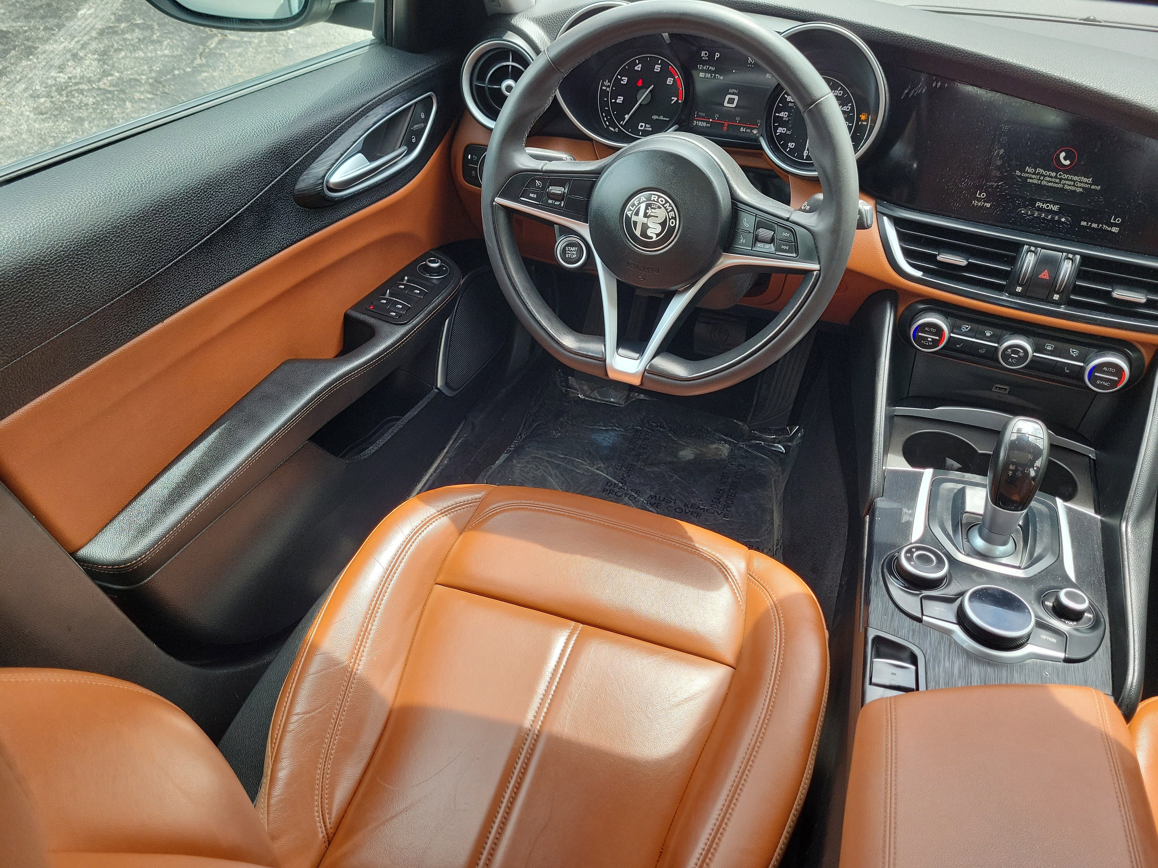 Used 2019 Alfa Romeo Giulia AWD w/ Cold Weather Package image 12