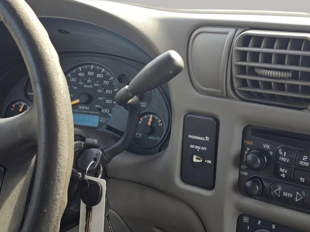 Used 1999 Chevrolet S10 Pickup LS w/ Preferred Equipment Group image 8