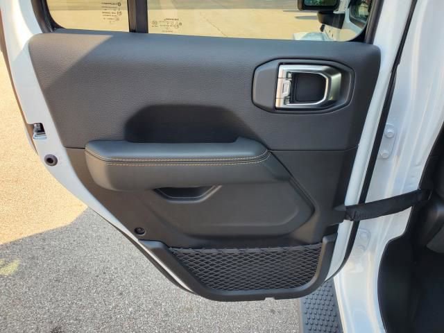 New 2025 Jeep Wrangler Sahara image 30