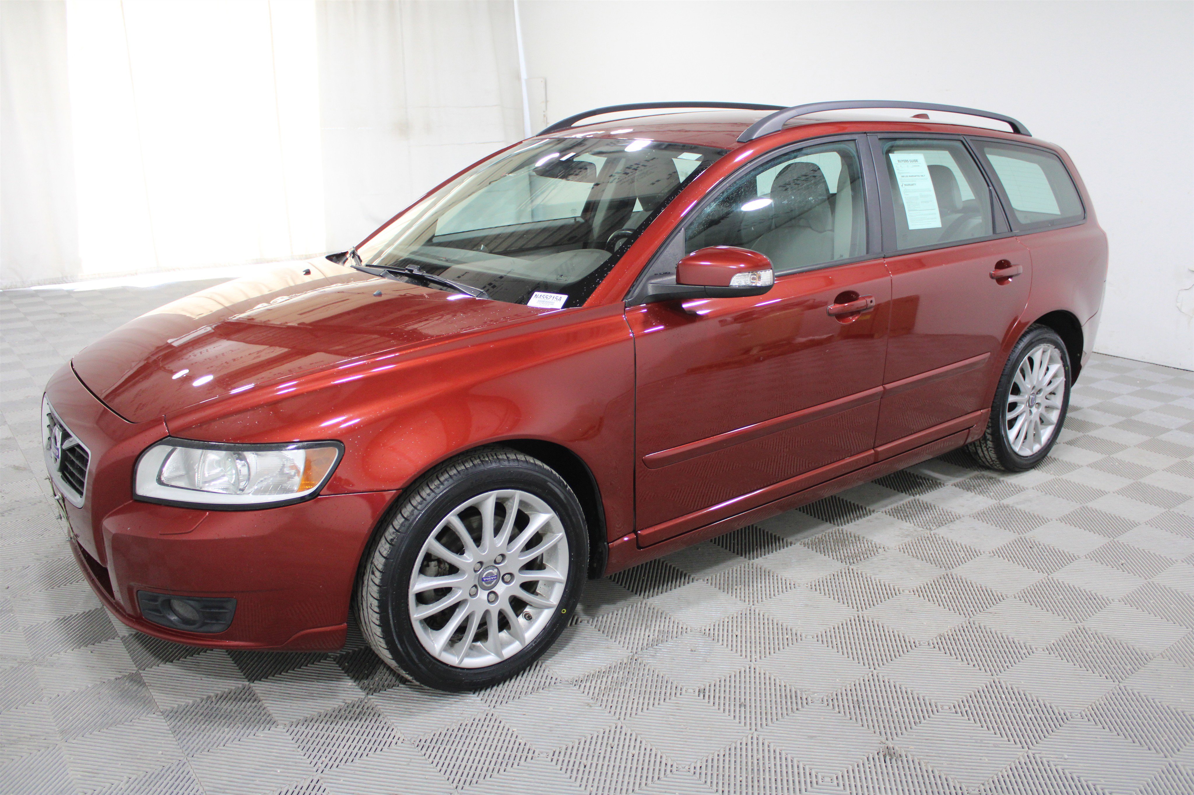 Used 2011 Volvo V50 T5 image 28