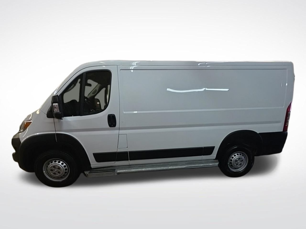 Used 2025 RAM ProMaster 2500 w/ U-Haul Equipment Group FWD image 5