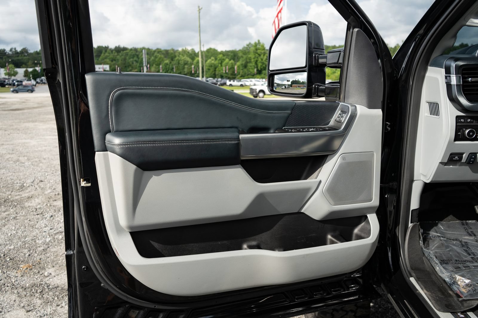 Used 2024 Ford F450 Limited AWD/4WD image 33