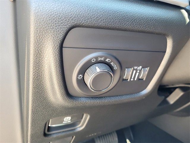 New 2025 Jeep Grand Cherokee Altitude image 23