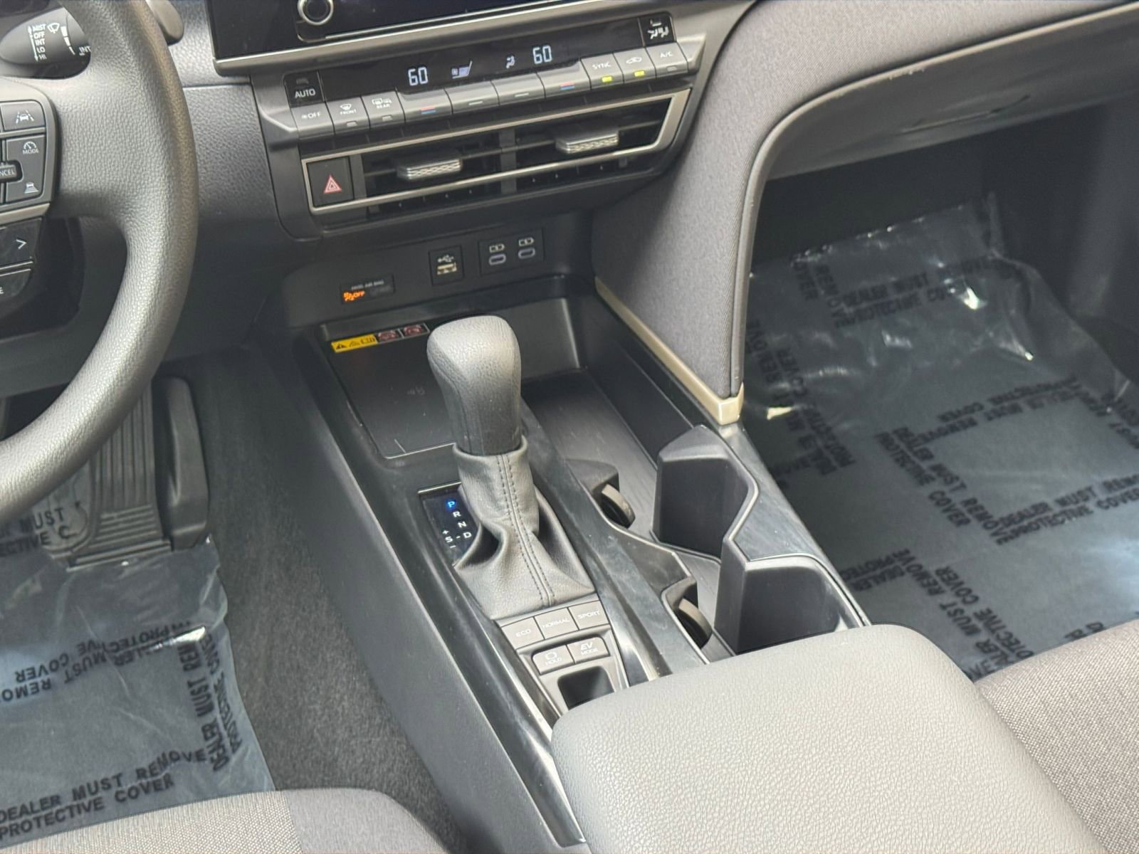 Used 2025 Toyota Camry LE FWD image 40