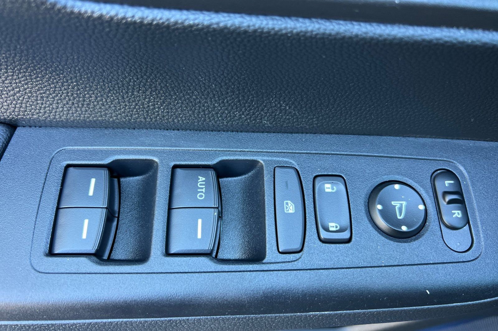 Used 2024 Honda CR-V LX image 11