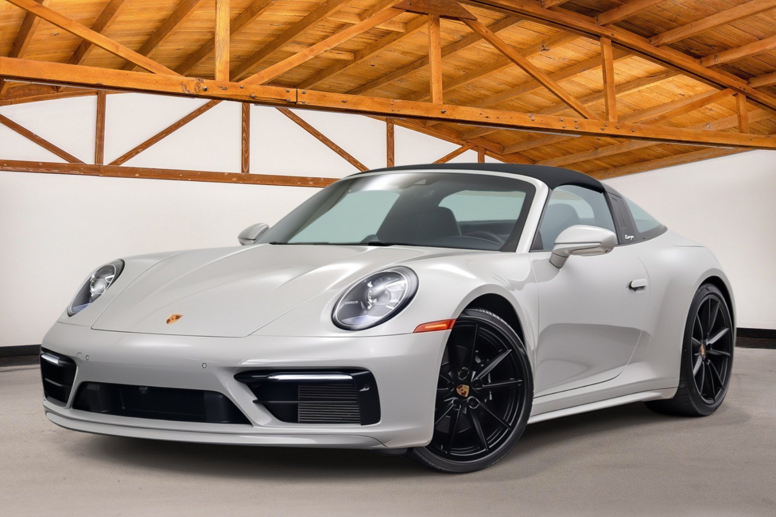 Used 2022 Porsche 911 Targa 4S AWD/4WD image 2