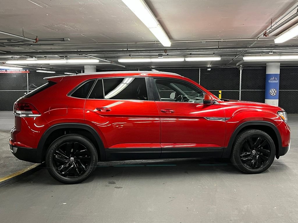 Certified 2022 Volkswagen Atlas Cross Sport SE w/ Panoramic Sunroof Package AWD/4WD image 36