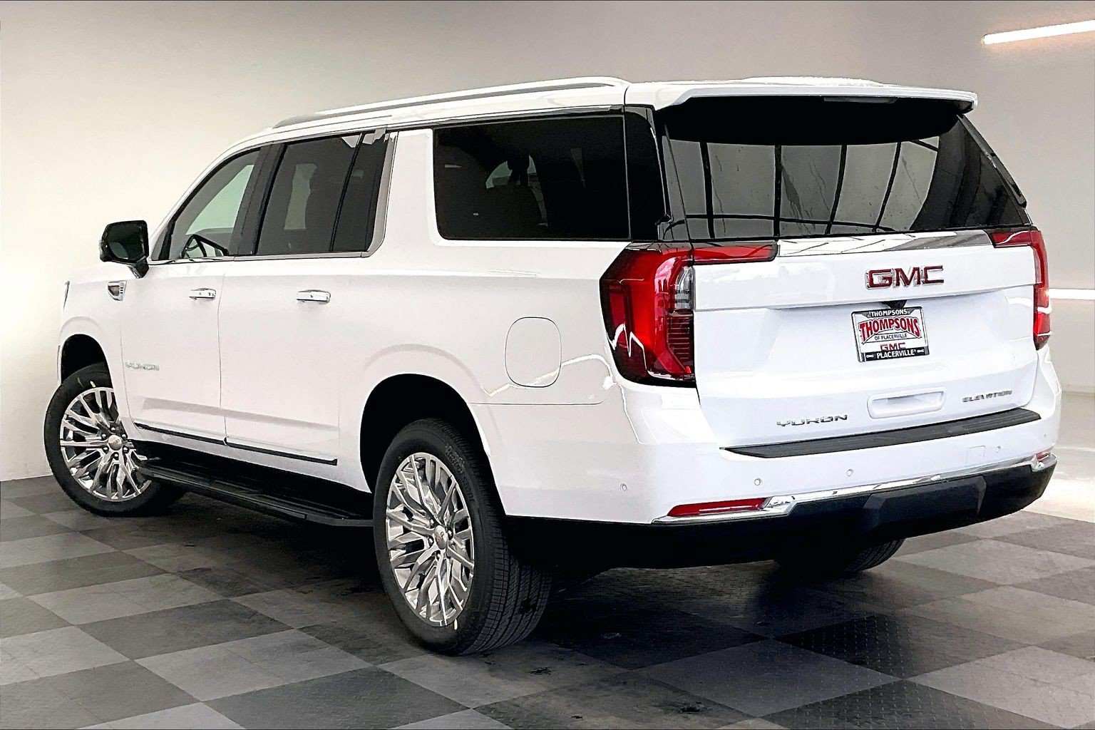 New 2026 GMC Yukon XL Elevation AWD/4WD image 2