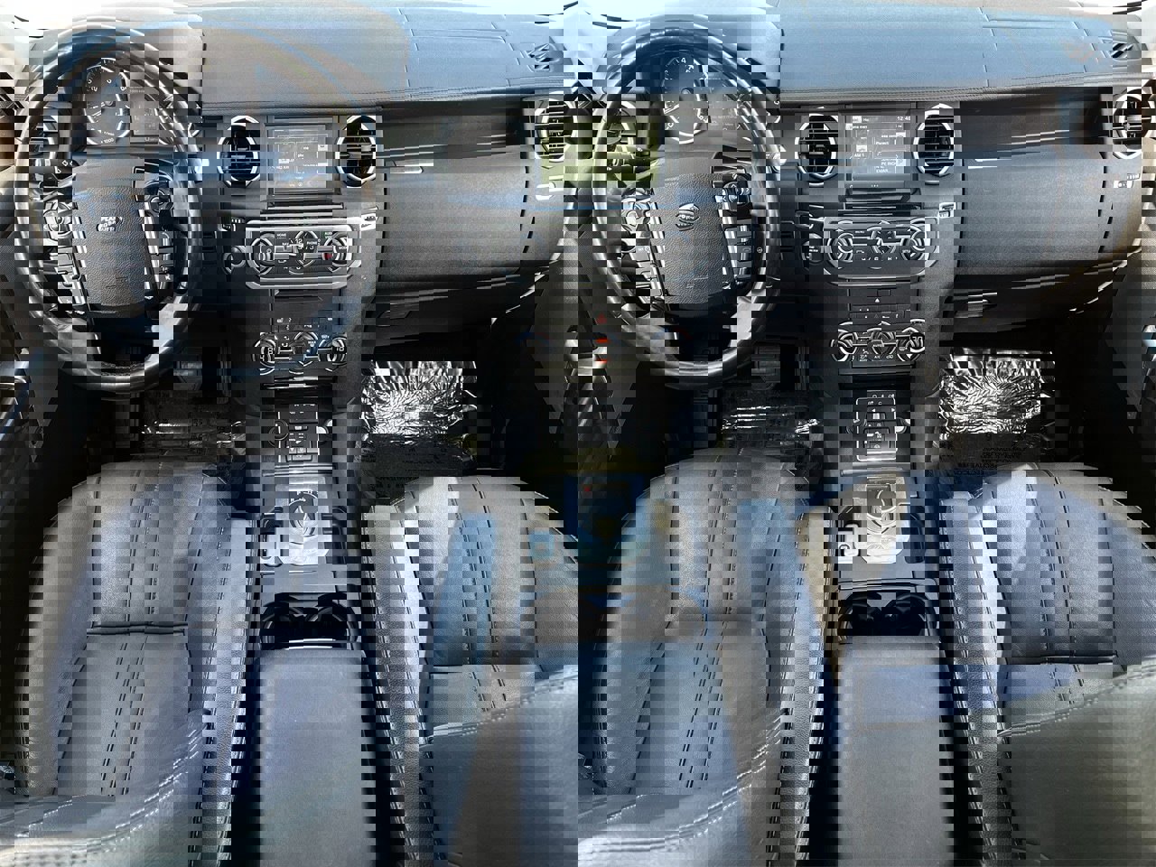 Used 2016 Land Rover LR4 HSE image 9