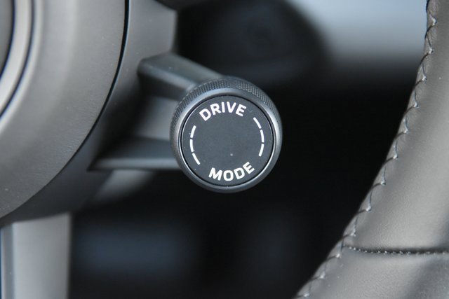 Certified 2025 Porsche Macan 4 Electric image 15
