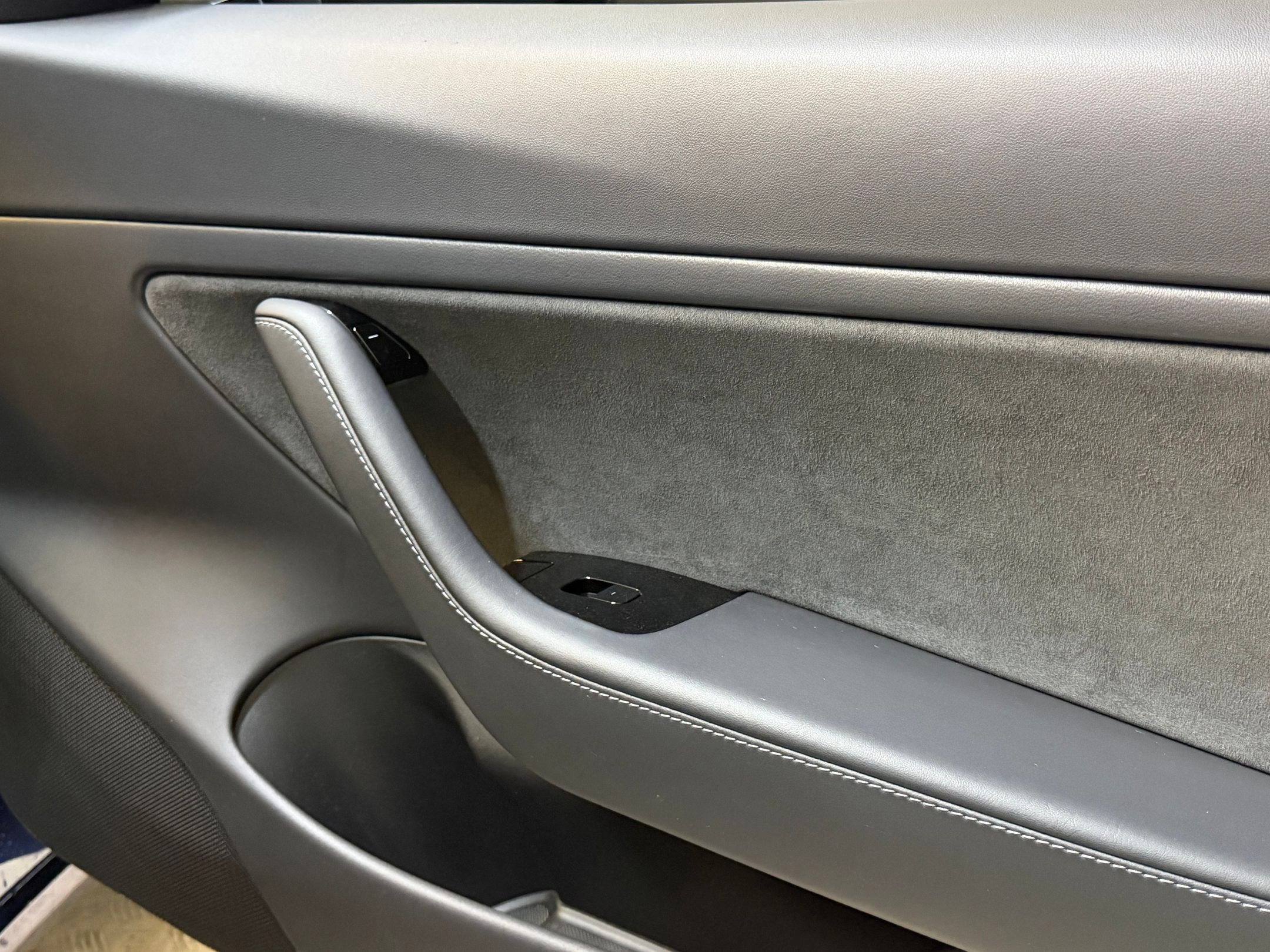 Used 2018 Tesla Model 3 Long Range RWD image 39
