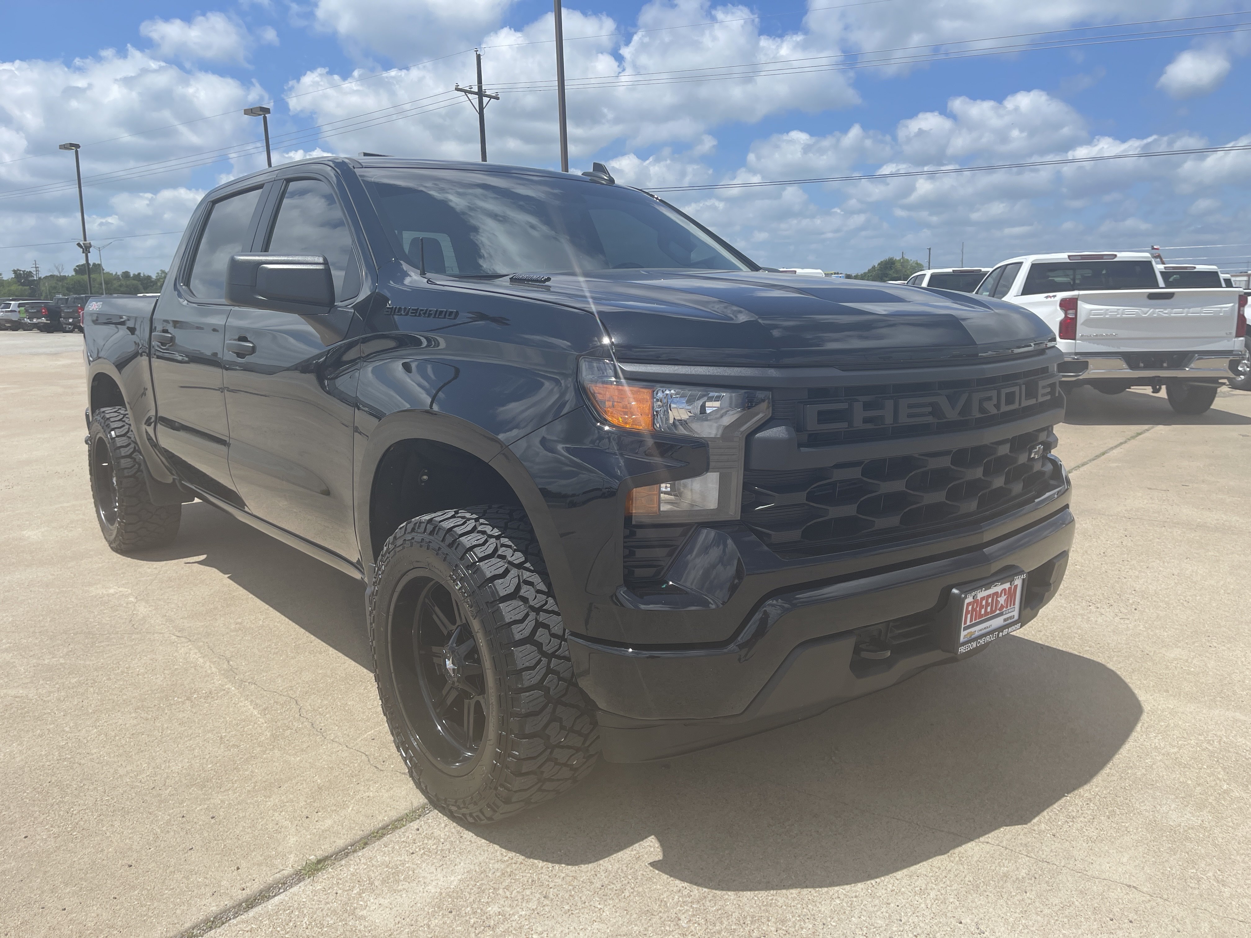 Used 2025 Chevrolet Silverado 1500 Custom w/ Turbomax Blackout Package AWD/4WD image 2