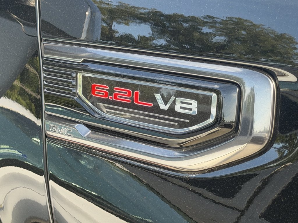 Used 2024 GMC Sierra 1500 AT4 w/ Technology Package AWD/4WD image 2