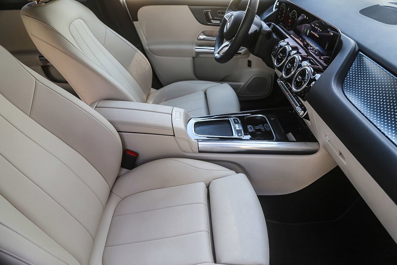 Certified 2026 Mercedes-Benz GLA 250 image 14