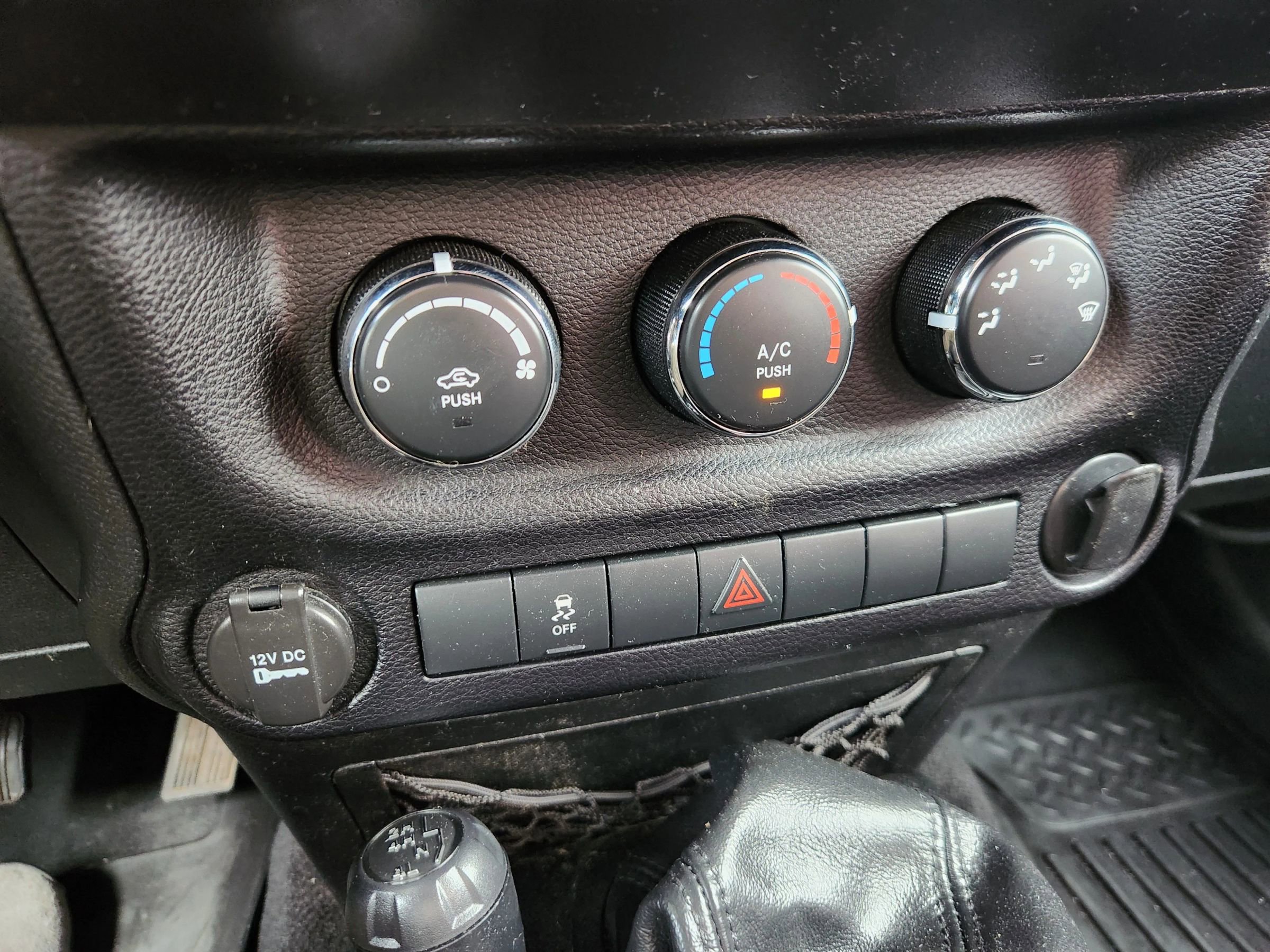 Used 2013 Jeep Wrangler Sport image 33