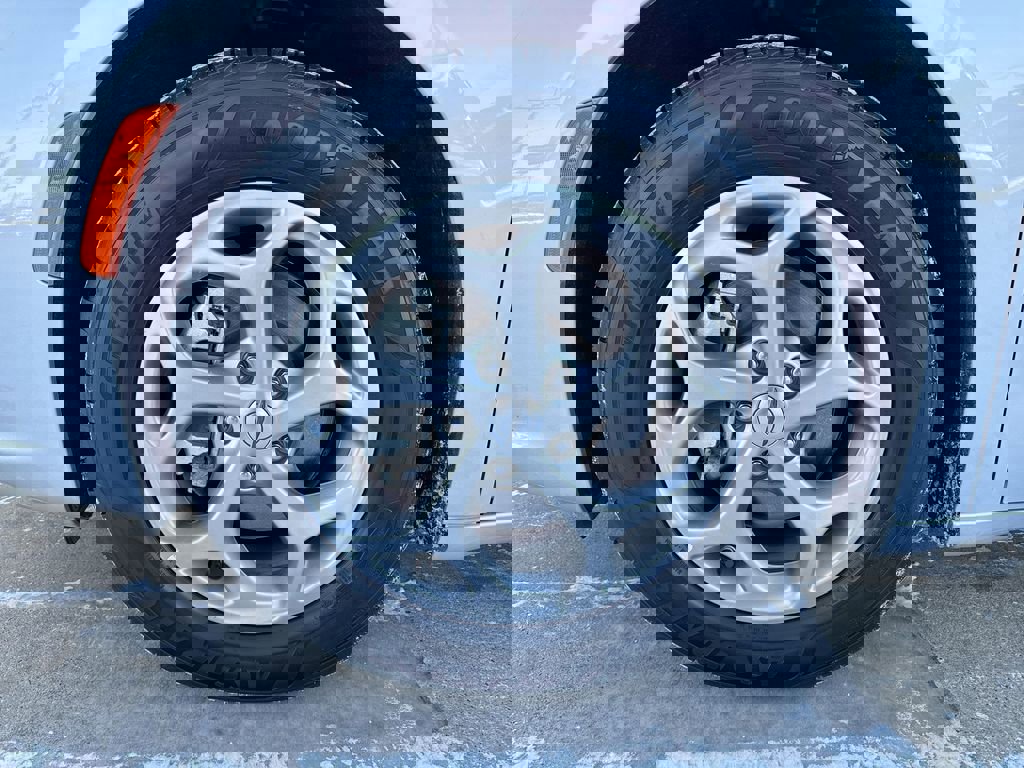 Used 2024 Chrysler Pacifica Limited image 33