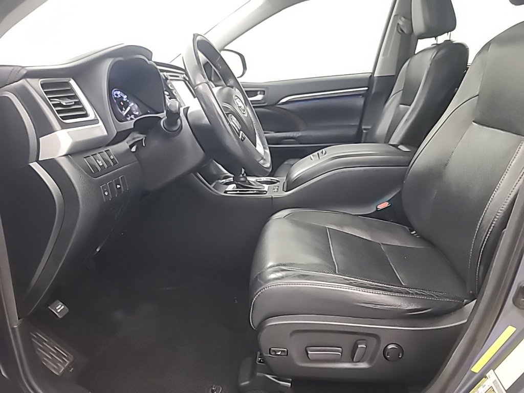 Used 2014 Toyota Highlander Limited FWD image 26