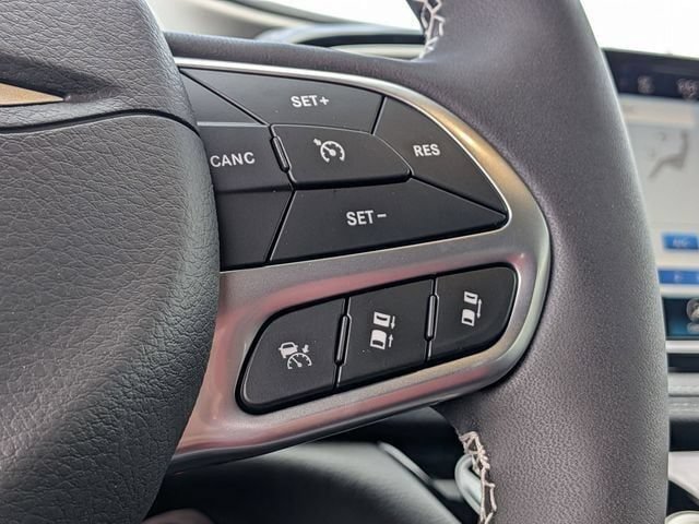New 2027 Chrysler Pacifica Select FWD image 19