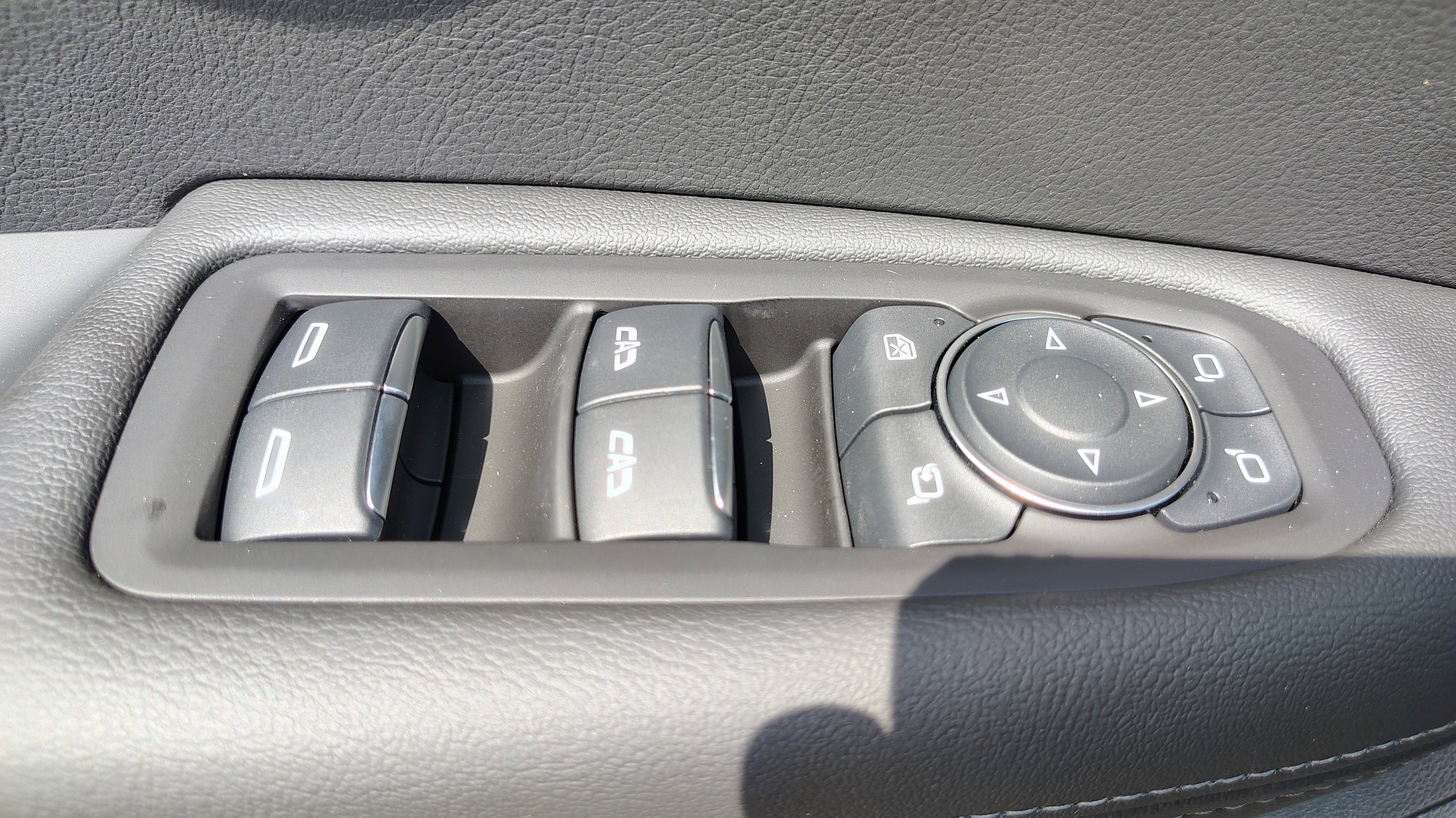 New 2025 Cadillac XT6 Luxury w/ LPO, Premium Carpet Package image 13