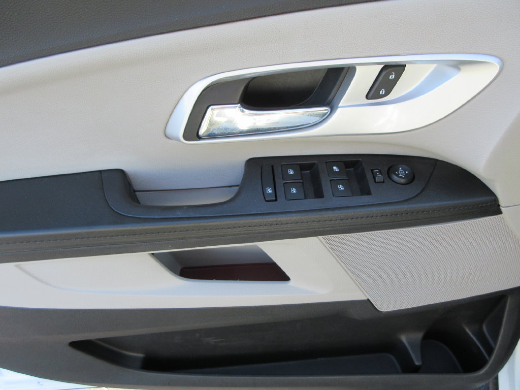 Certified 2017 Chevrolet Equinox LT FWD image 22