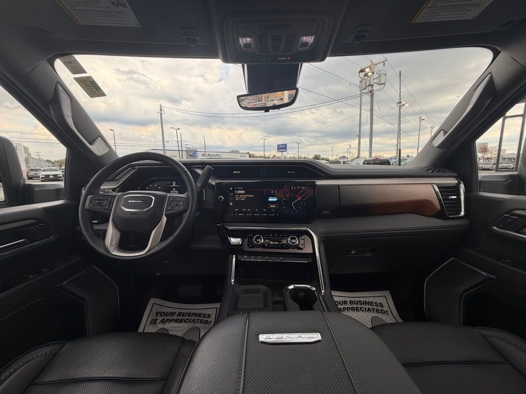 Used 2024 GMC Sierra 3500 Denali w/ Denali Reserve Package AWD/4WD image 23