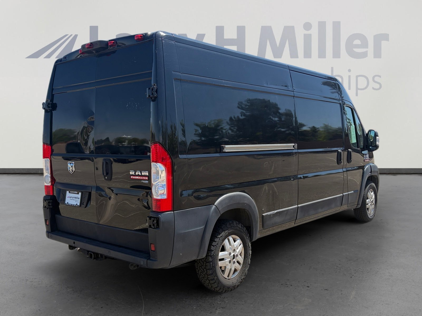 Used 2020 RAM ProMaster 2500 w/ RV Ready Prep Package FWD image 6