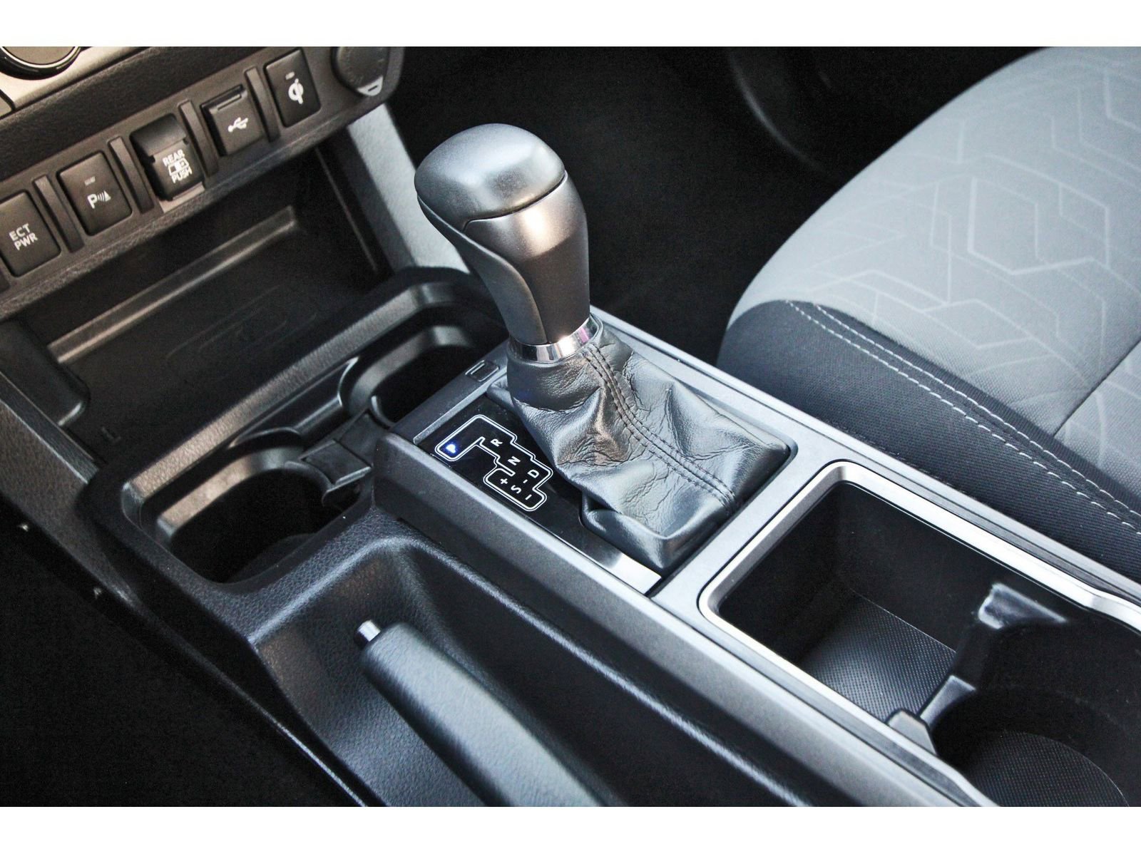 Used 2022 Toyota Tacoma TRD Sport w/ Technology Package image 28