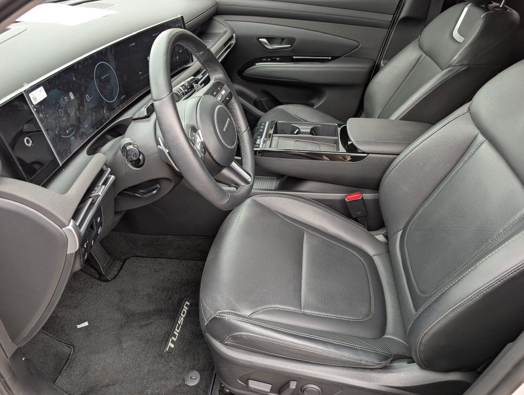 Used 2025 Hyundai Tucson Limited AWD/4WD image 12