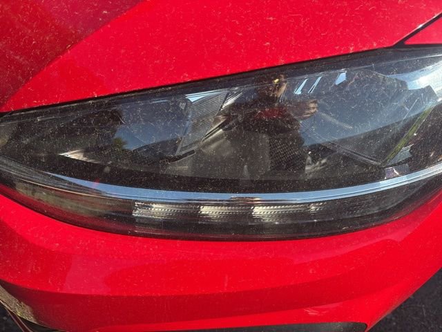 Used 2020 Volkswagen Golf 4-Door FWD image 2