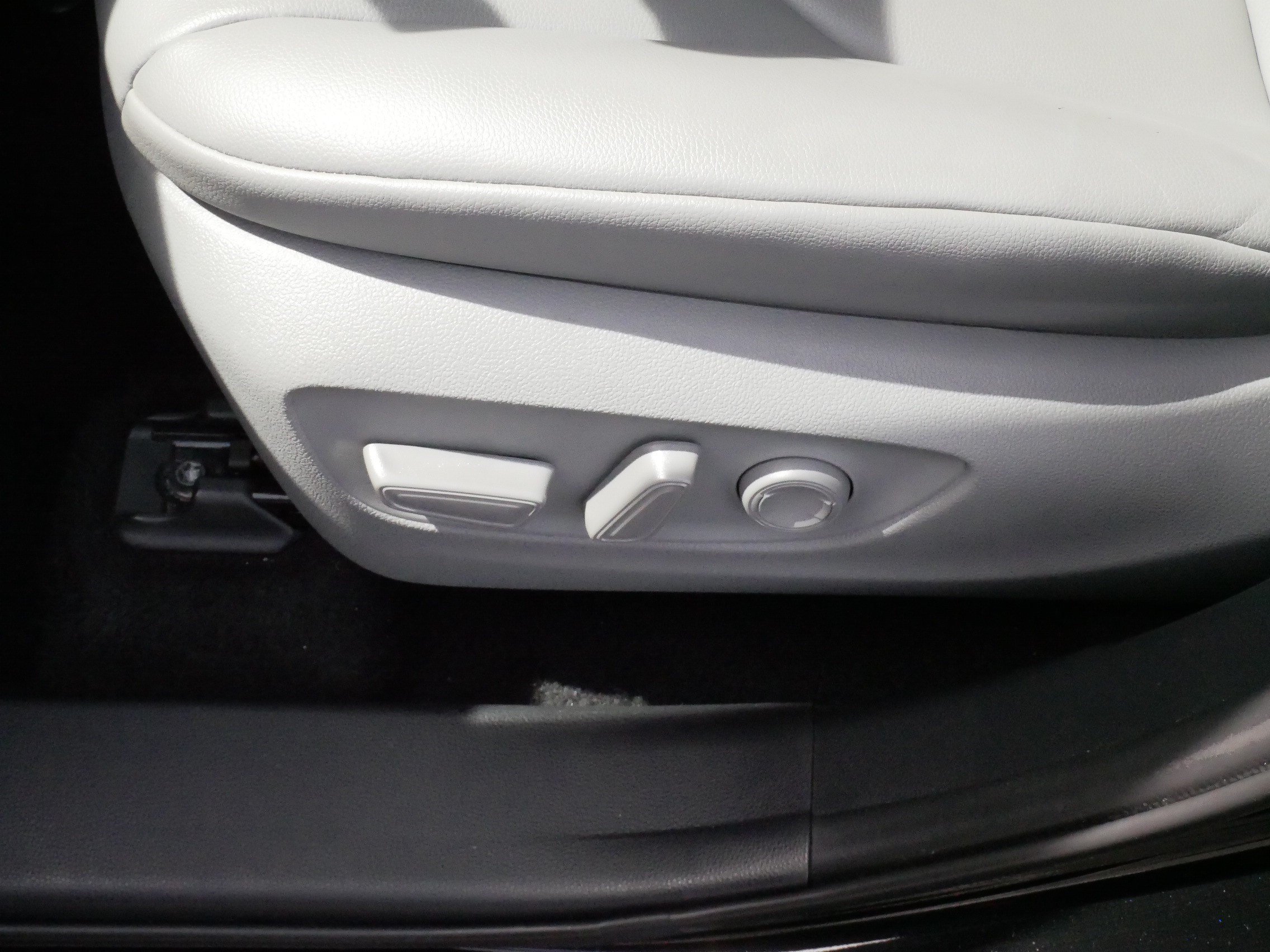 Certified 2021 Toyota Highlander XLE FWD image 20
