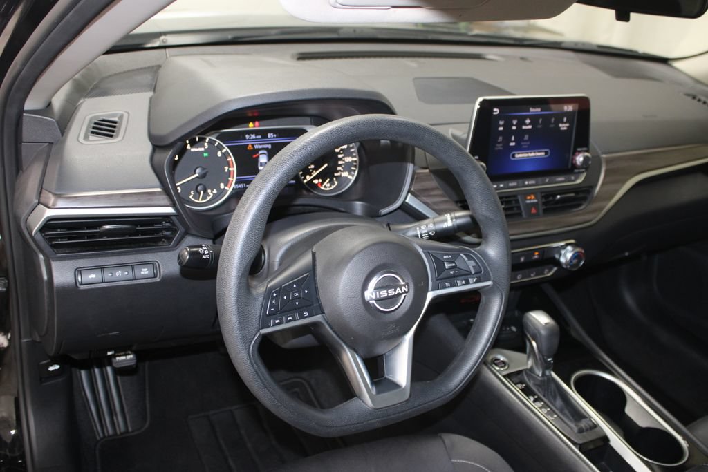 Used 2024 Nissan Altima 2.5 SV FWD image 26