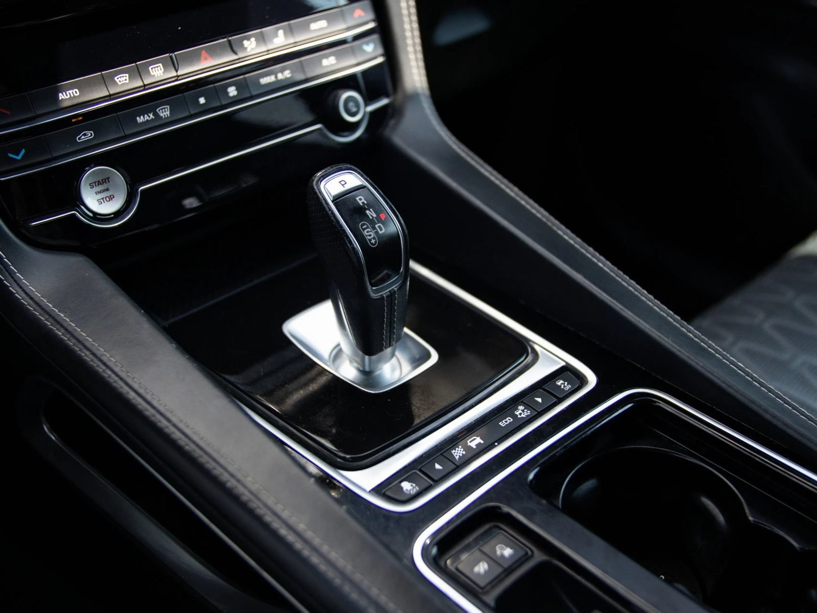 Used 2020 Jaguar F-PACE SVR AWD/4WD image 33