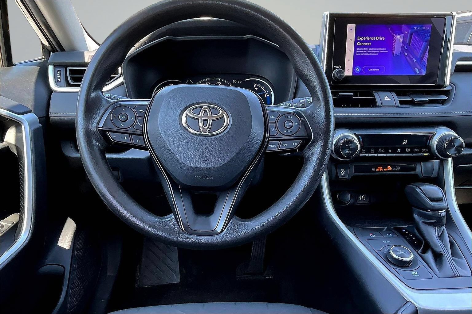 Used 2023 Toyota RAV4 XLE AWD/4WD image 9
