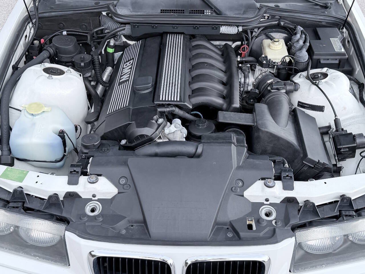 Used 1999 BMW 323i Convertible RWD image 29