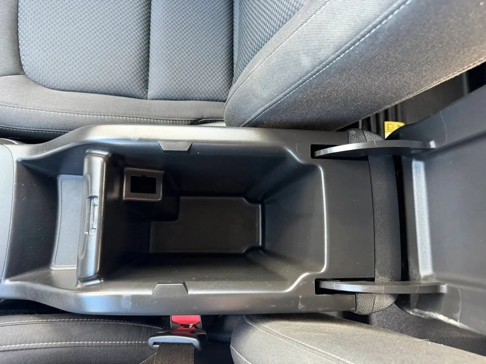 Used 2022 Chevrolet Colorado LT w/ Fleet Safety Package RWD image 30