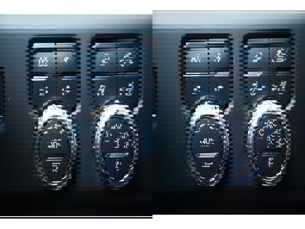 Used 2025 GMC Sierra 3500 AT4 w/ AT4 Premium Plus Package image 25