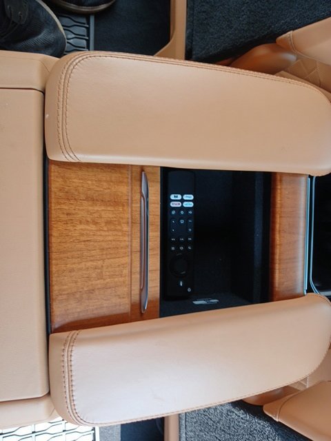 Used 2024 Jeep Grand Wagoneer Series III w/ Rear Seat Video Group 1 AWD/4WD image 24