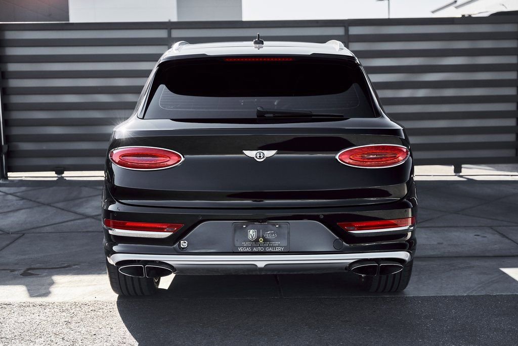 Used 2023 Bentley Bentayga Extended Wheelbase image 15